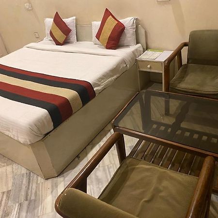 Lavi Hotel Hari Darshan - 10 Meter From Golden Temple Amritsar Exterior foto