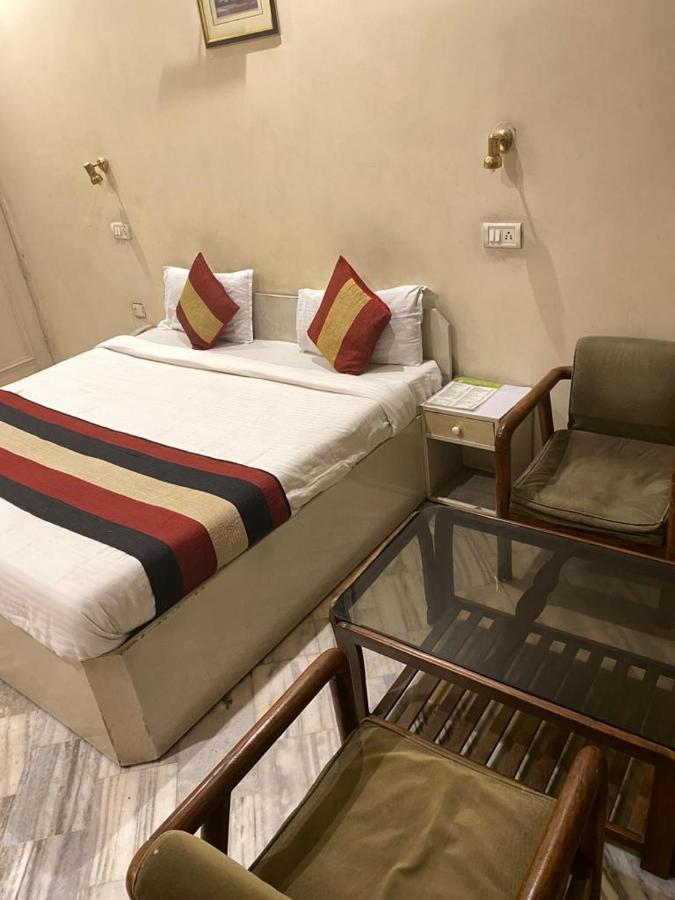 Lavi Hotel Hari Darshan - 10 Meter From Golden Temple Amritsar Exterior foto