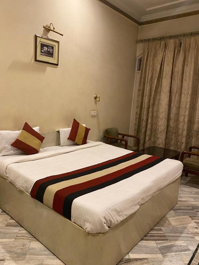 Lavi Hotel Hari Darshan - 10 Meter From Golden Temple Amritsar Exterior foto