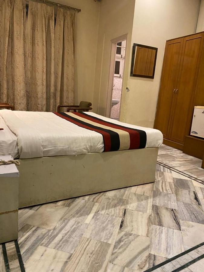 Lavi Hotel Hari Darshan - 10 Meter From Golden Temple Amritsar Exterior foto